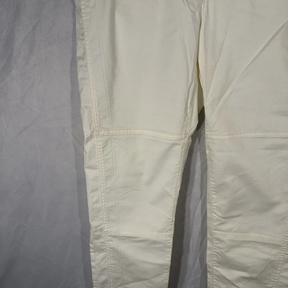 chicos stretch tapered jeans Size 25 Cream White Tapered Knee Hemmed Style Pants